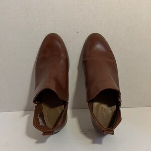 Universal Thread Women’s Tan Chukka Boots